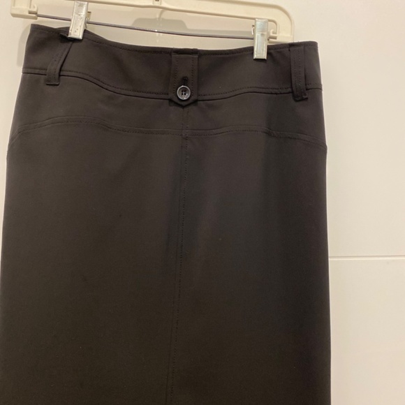 Gorgeous classic black skirt - Picture 3 of 8